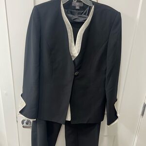 Elegant Black and White Ladies Pantsuit